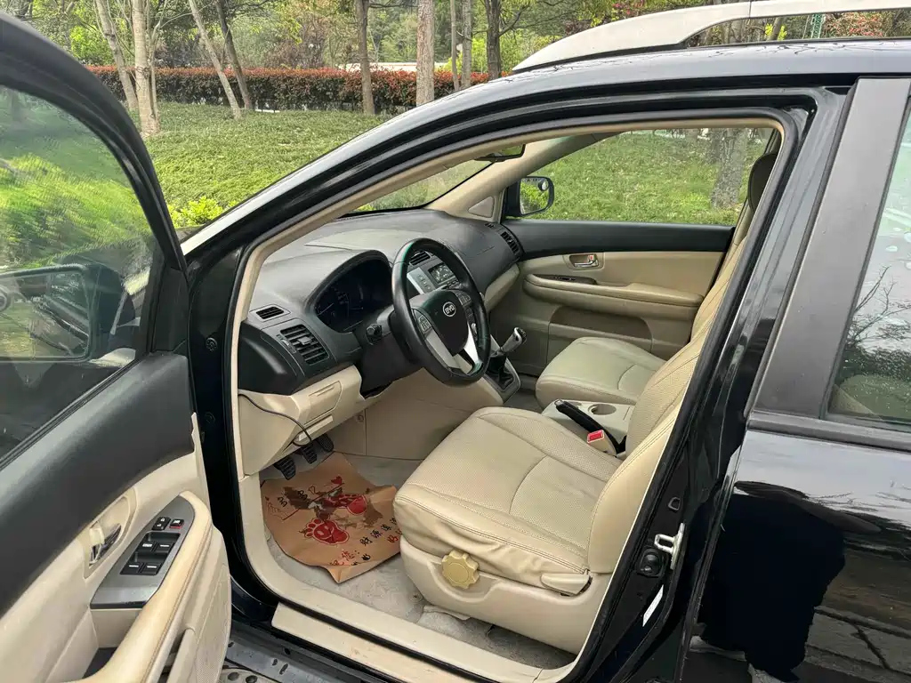 BYD S6 2013