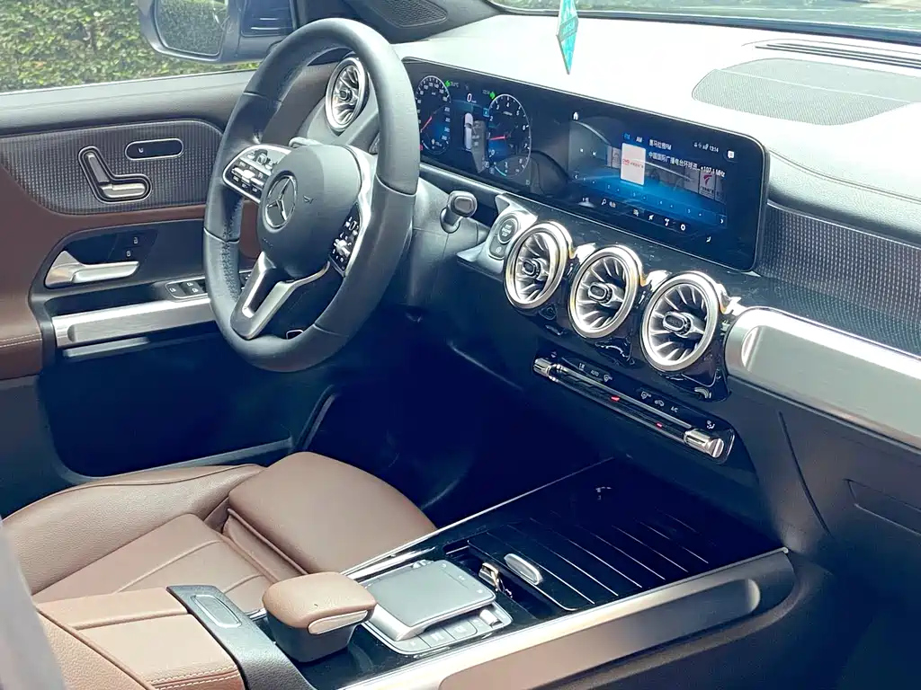MERCEDES BENZ GLB 2021