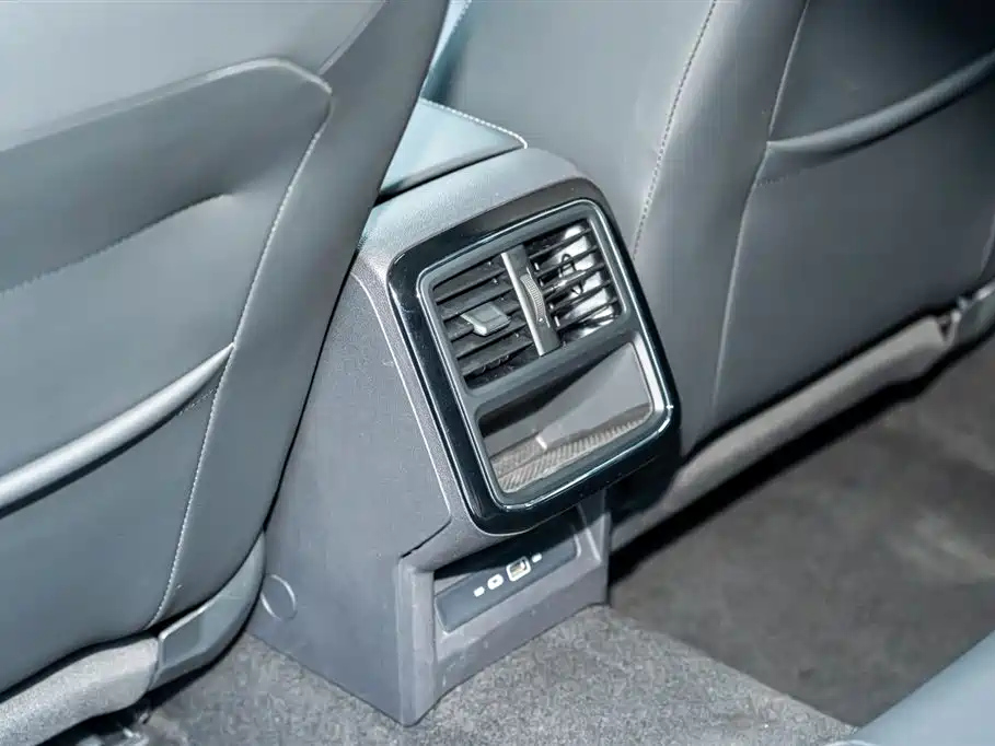 VOLKSWAGEN PASSAT 2022