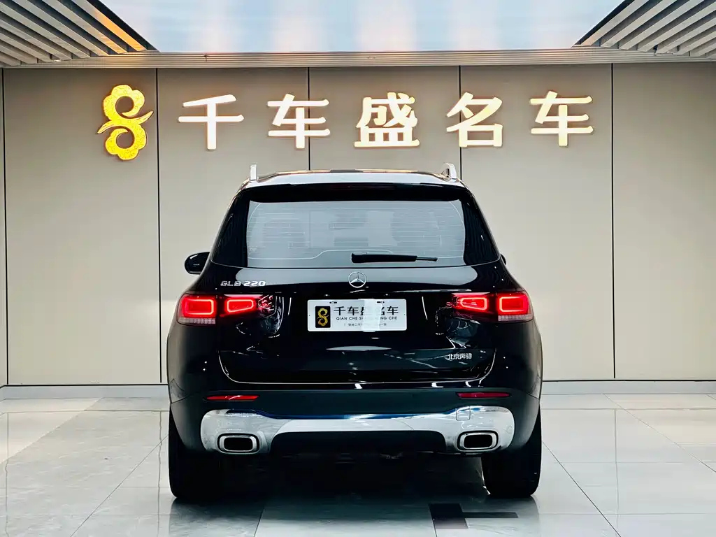 MERCEDES BENZ GLB 2023