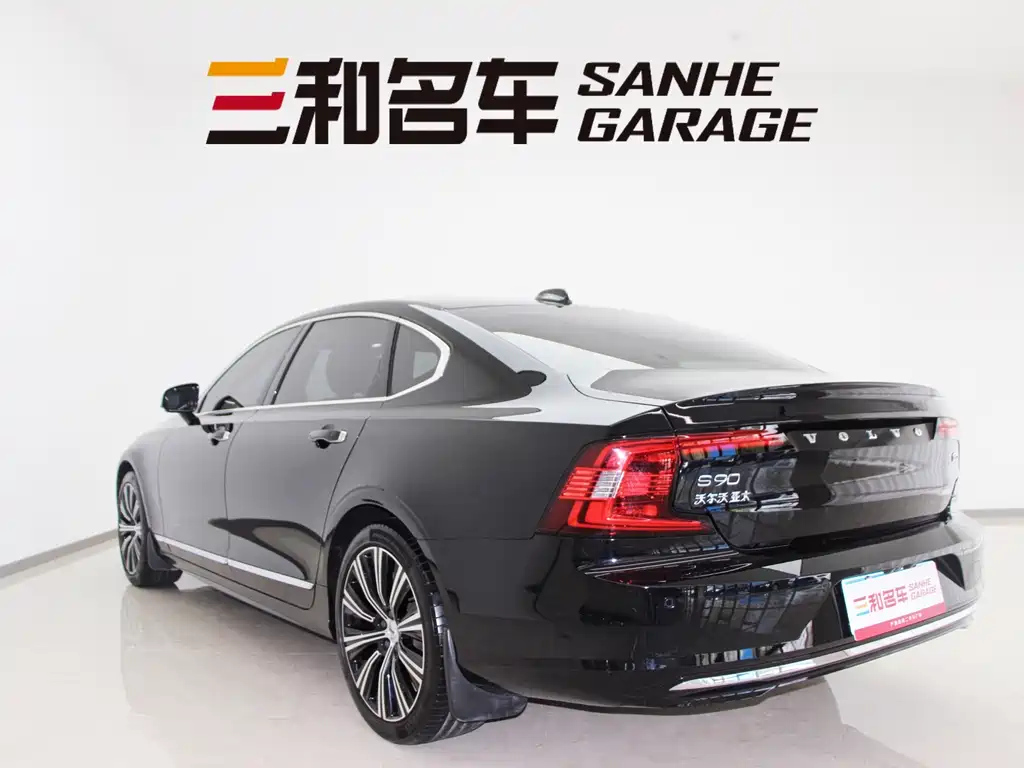 VOLVO S90 2021