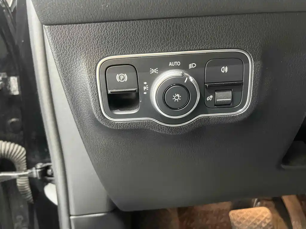 MERCEDES BENZ GLB 2022