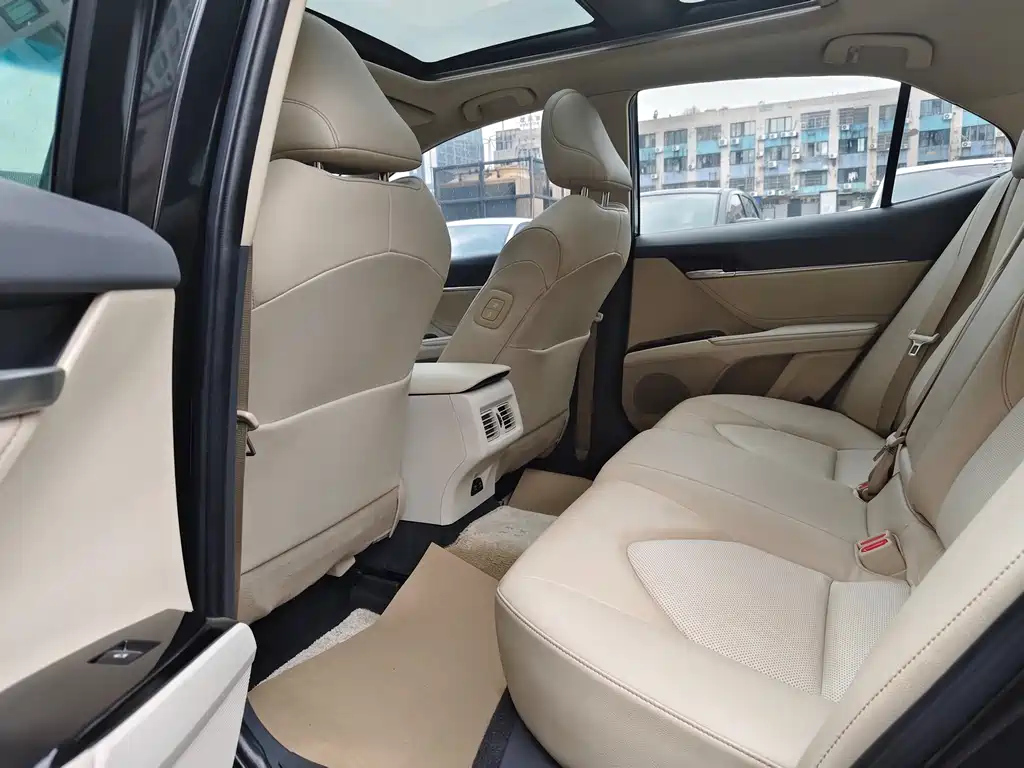 TOYOTA CAMRY 2020