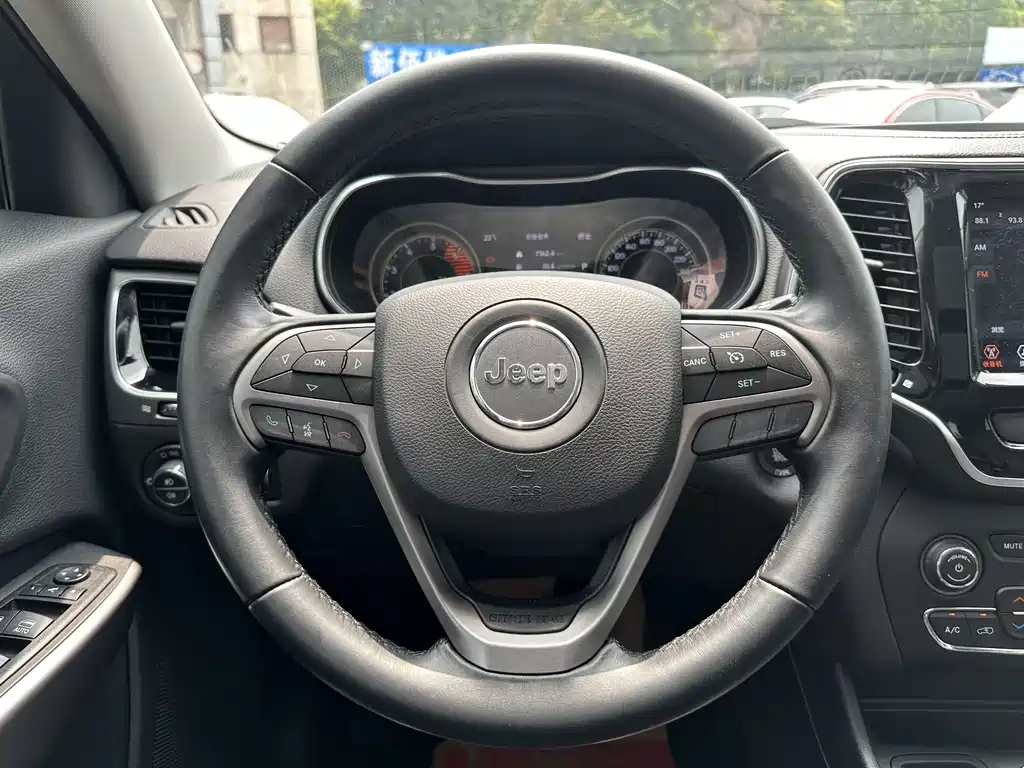 JEEP CHEROKEE 2020