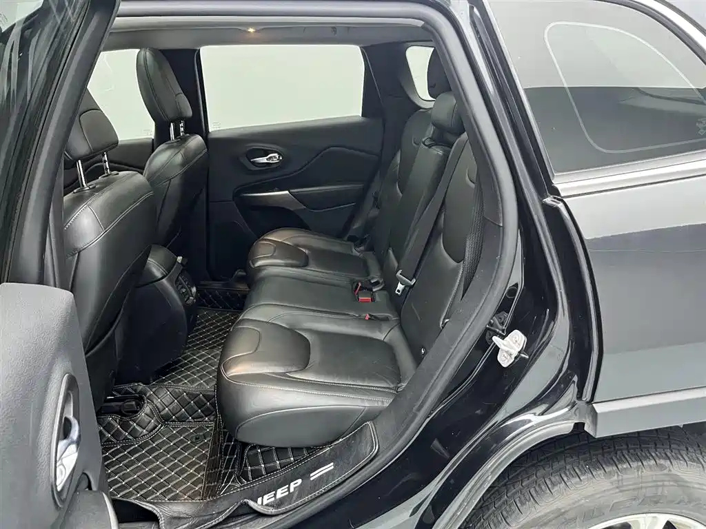JEEP CHEROKEE 2019