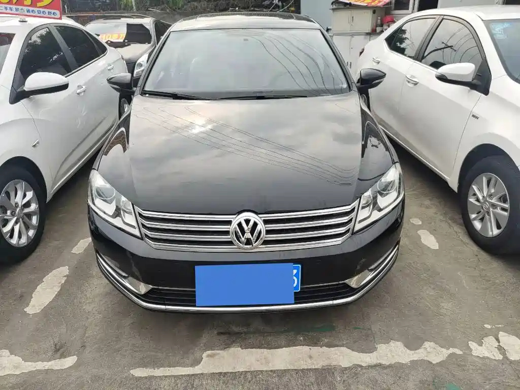 VOLKSWAGEN MAGOTAN 2014