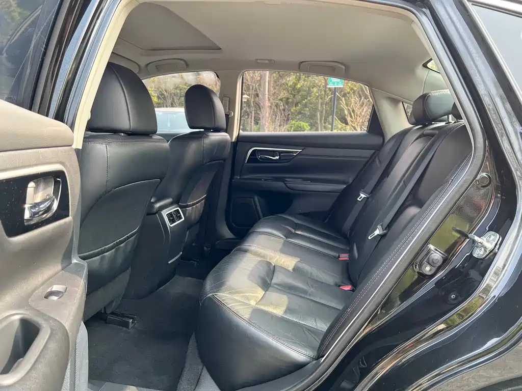 NISSAN TEANA 2018
