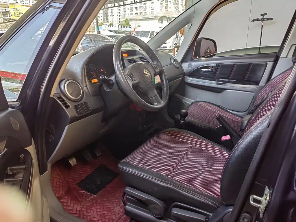 SUZUKI SX4 2010