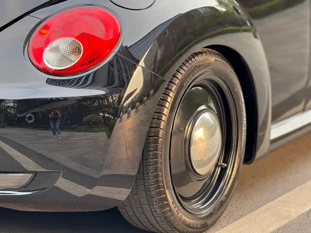 VOLKSWAGEN BEETLE 2009