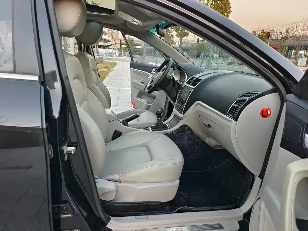 GEELY AUTO EMGRAND 2015