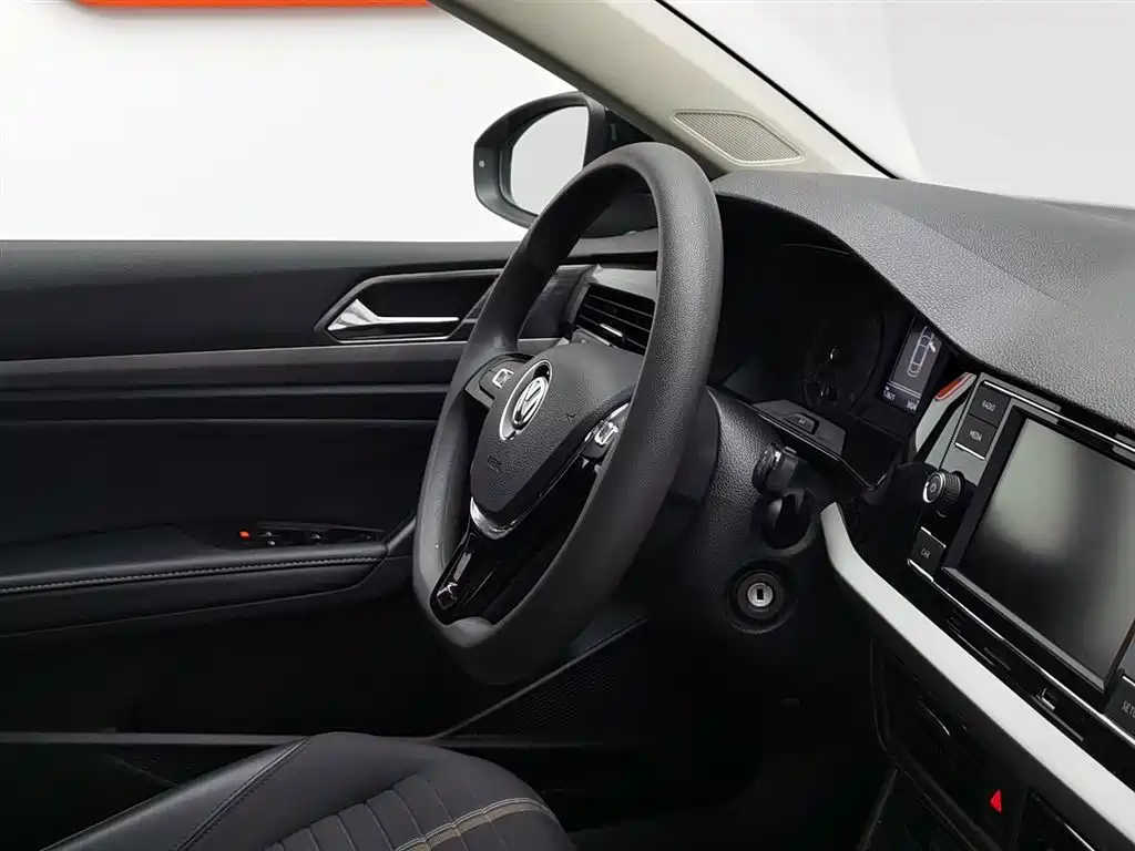 VOLKSWAGEN LAVIDA 2020