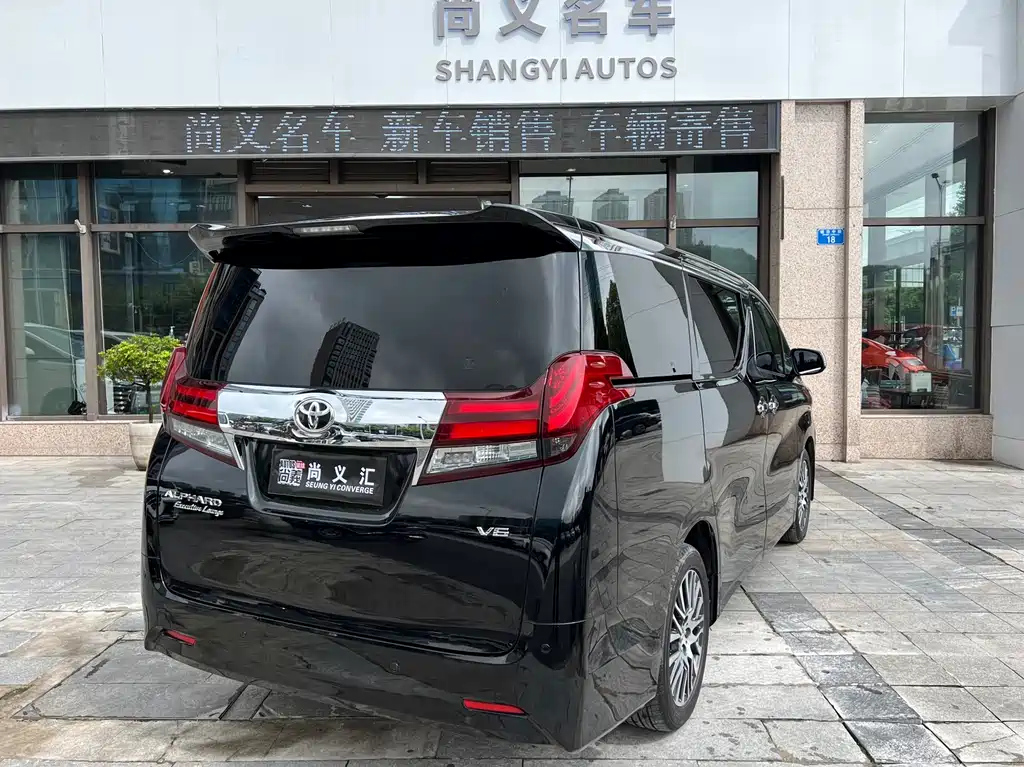 TOYOTA ALPHARD 2018