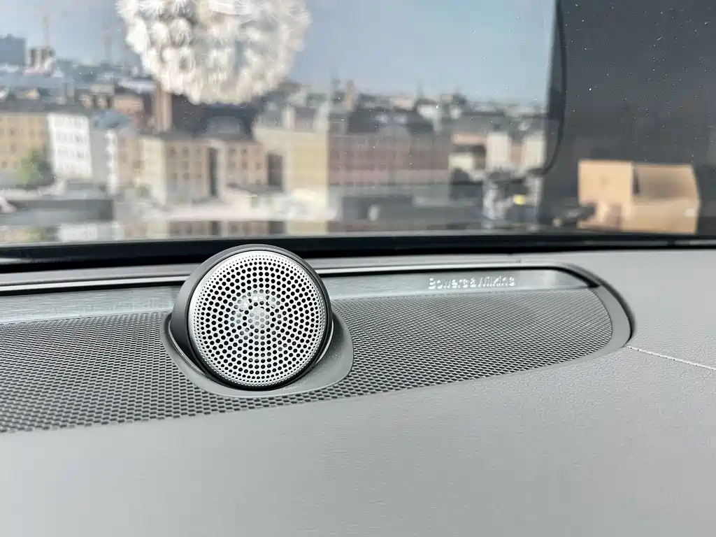 VOLVO S90 2023