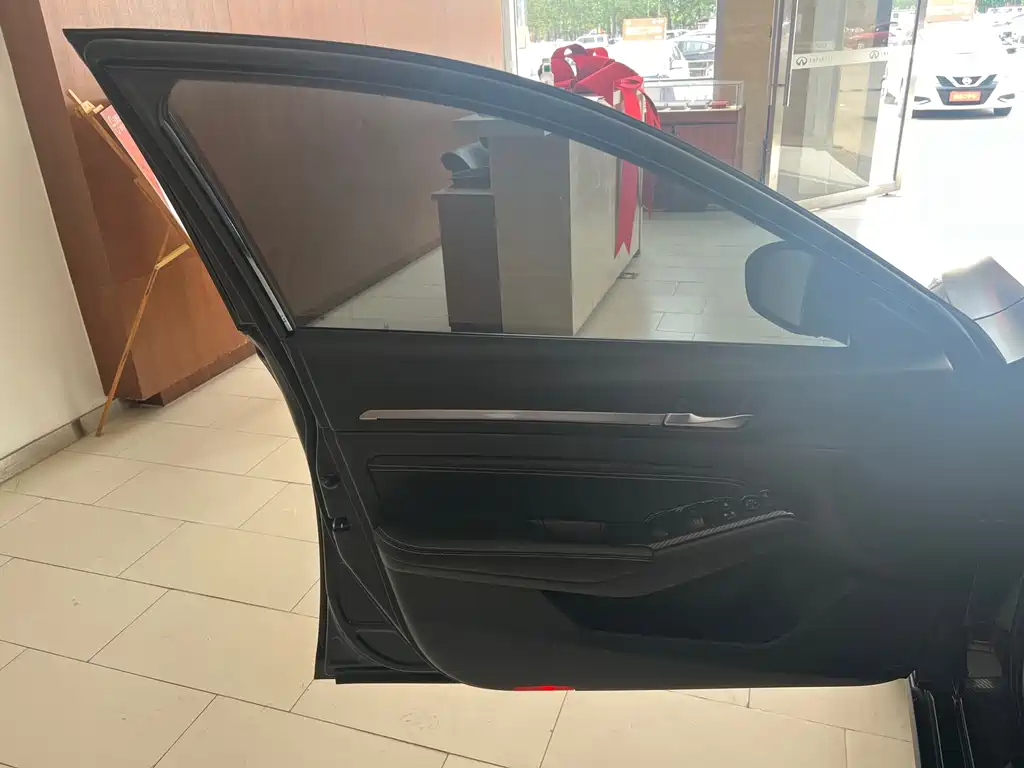 NISSAN TEANA 2020