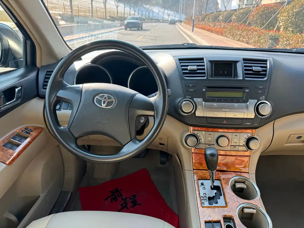 TOYOTA HIGHLANDER 2009