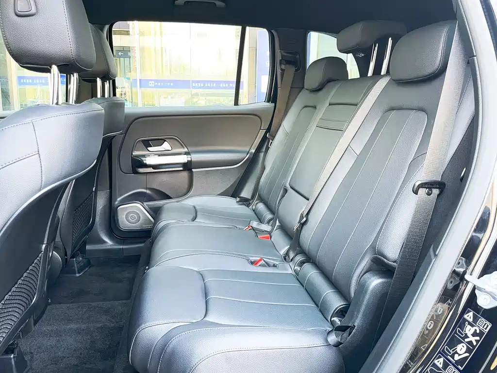 MERCEDES BENZ GLB 2023