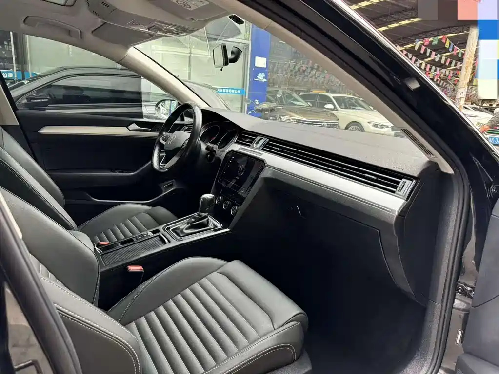 VOLKSWAGEN MAGOTAN 2020