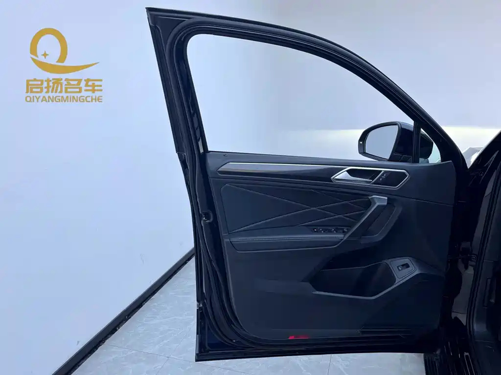 VOLKSWAGEN TIGUAN L 2022
