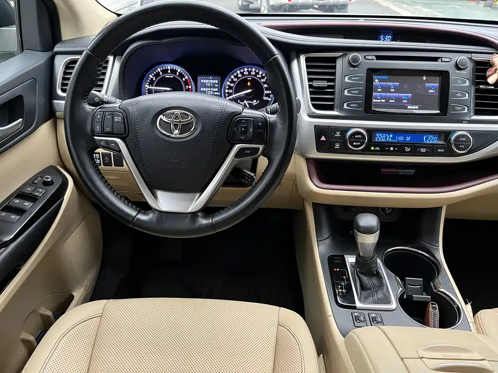 TOYOTA HIGHLANDER 2017