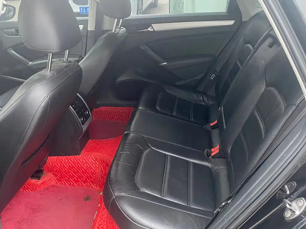 VOLKSWAGEN PASSAT 2014