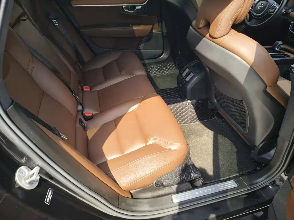 VOLVO S90 2022
