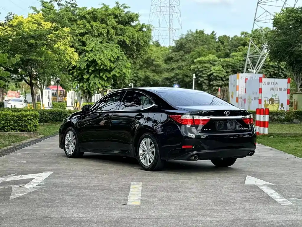 LEXUS ES 2014