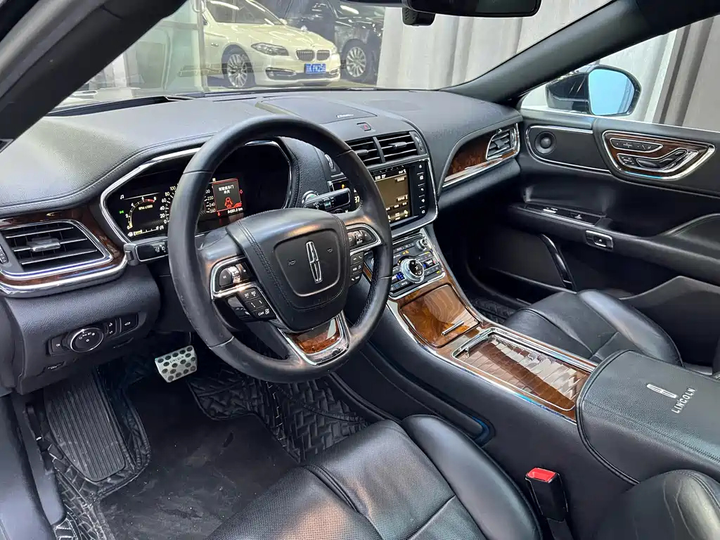 LINCOLN CONTINENTAL 2019