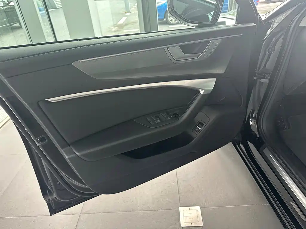 AUDI A6L 2023