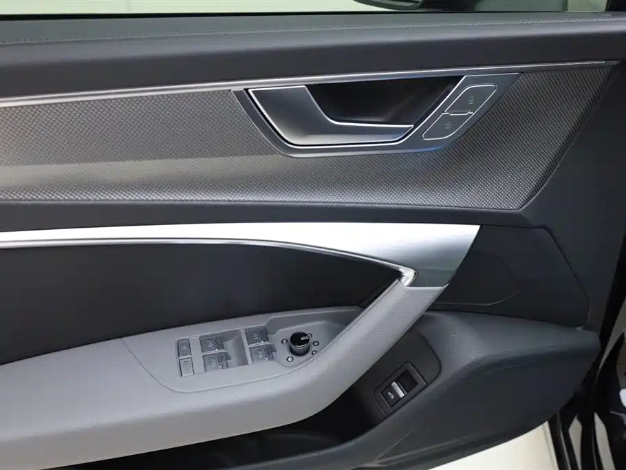 AUDI A6L 2023