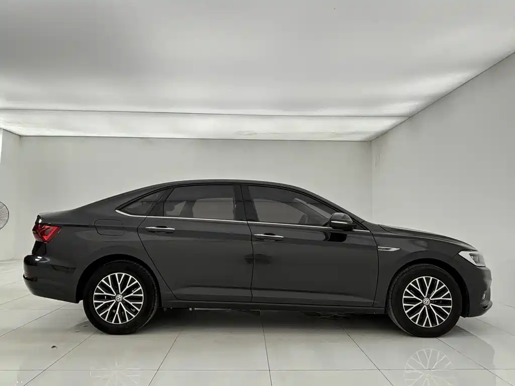 VOLKSWAGEN SAGITAR 2019