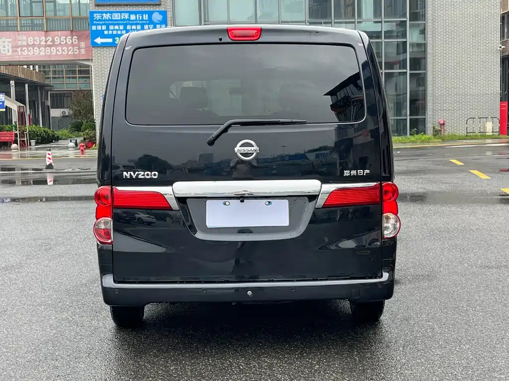 NISSAN NV200 2013