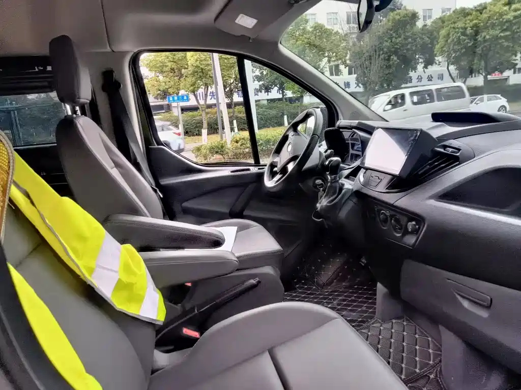 FORD TRANSIT 2022