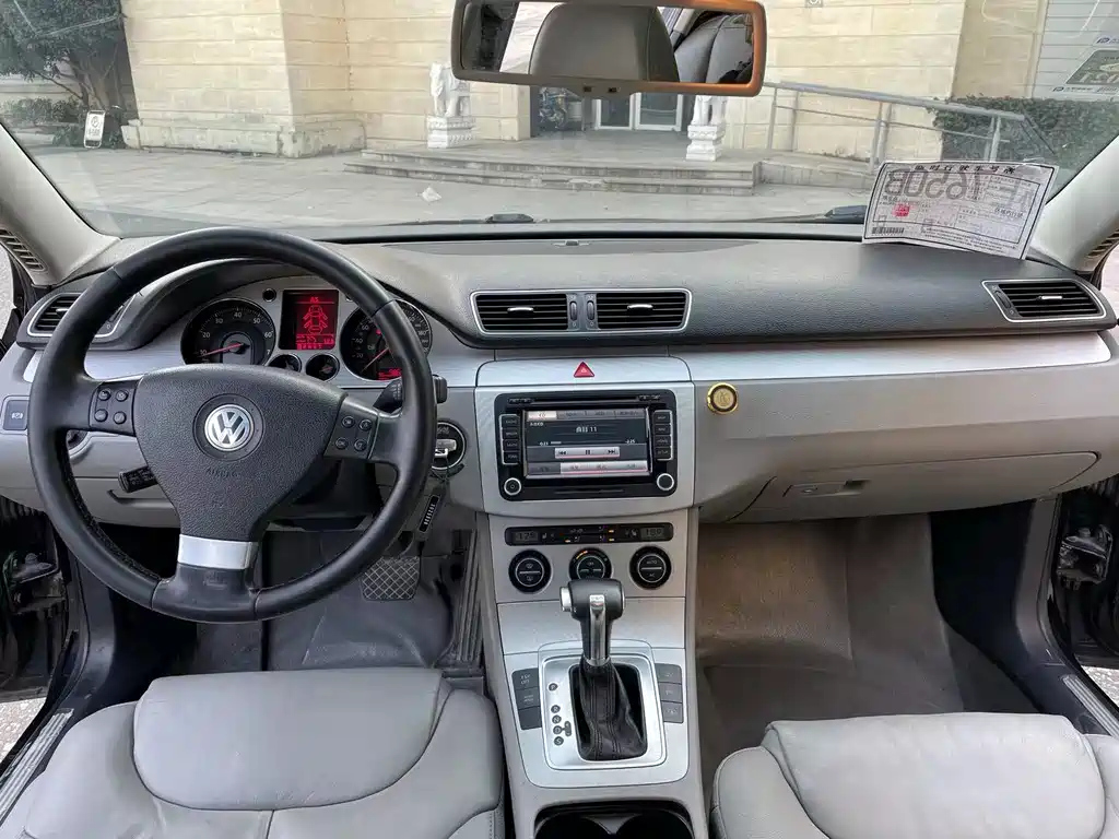 VOLKSWAGEN MAGOTAN 2010