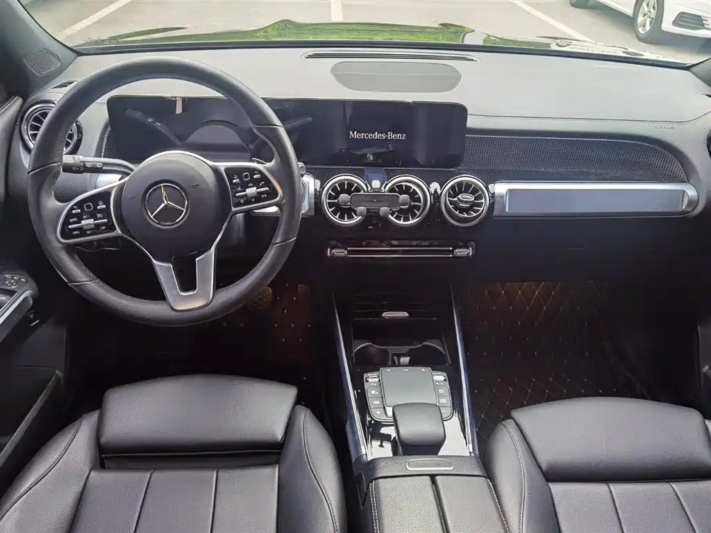 MERCEDES BENZ GLB 2021