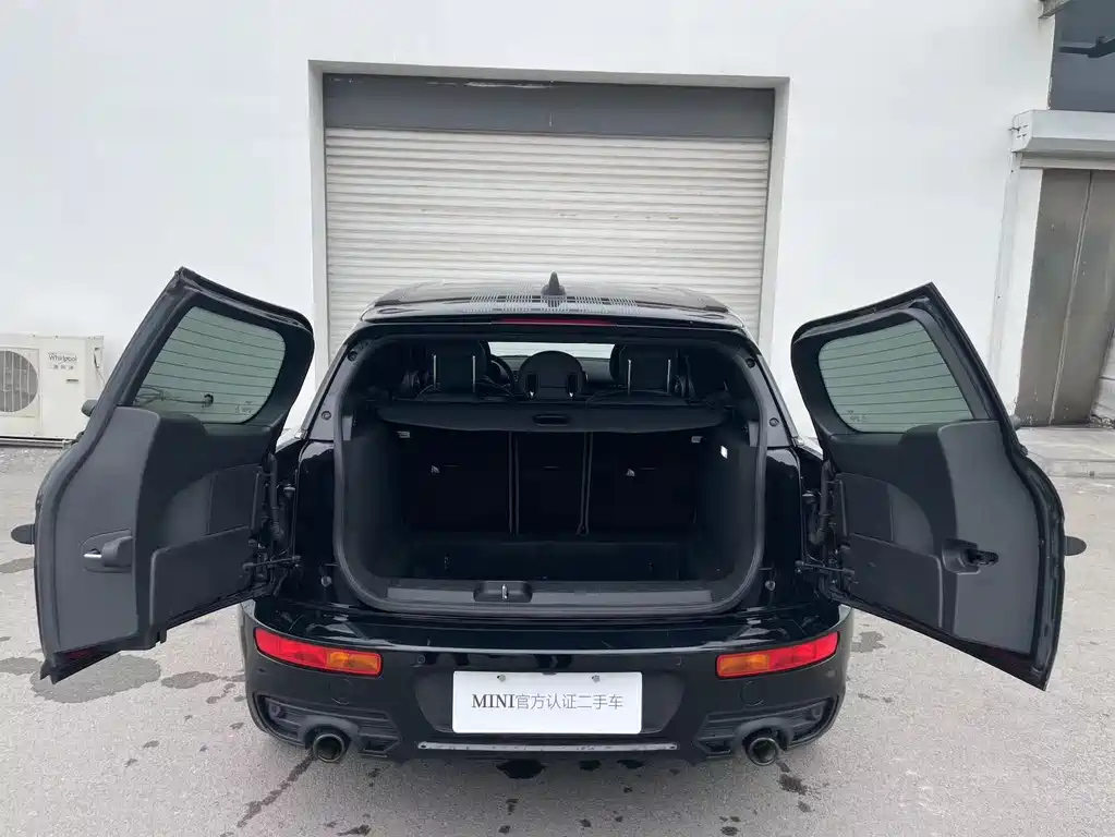 MINI CLUBMAN 2023