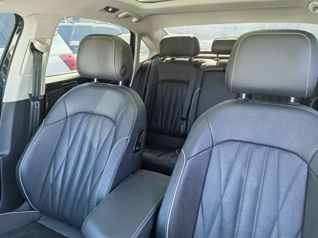 VOLKSWAGEN PASSAT 2022