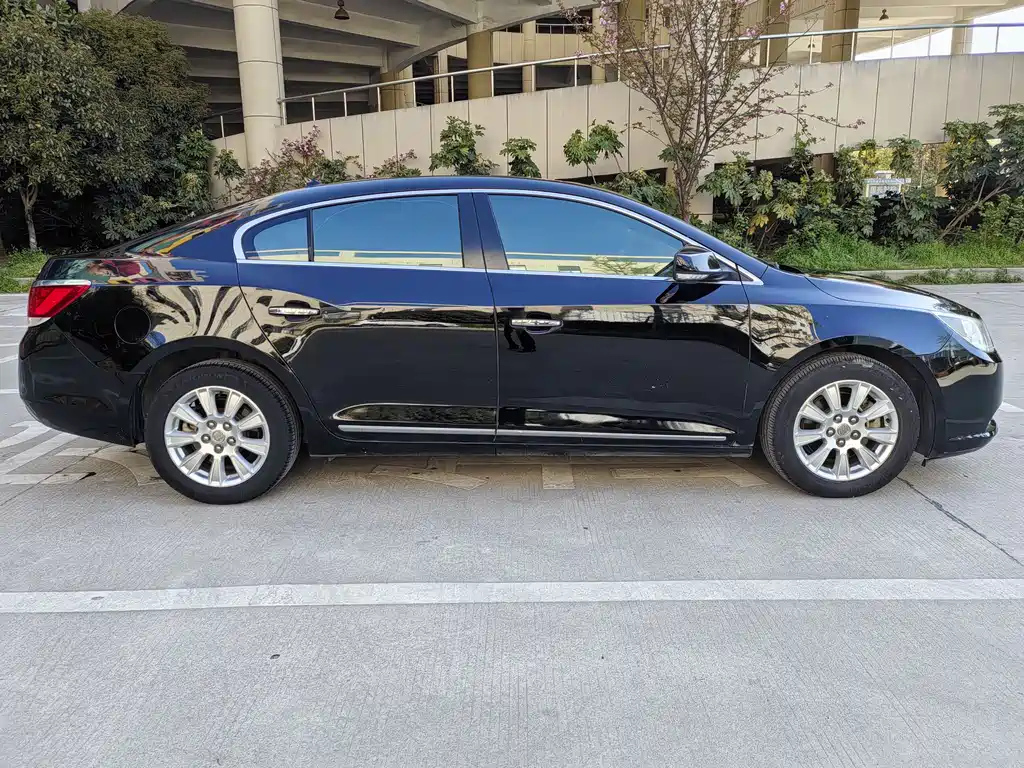BUICK LACROSSE 2013