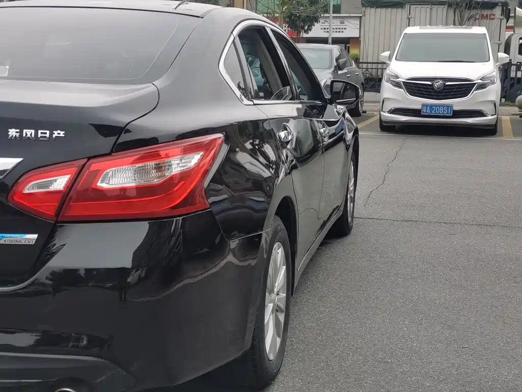 NISSAN TEANA 2017