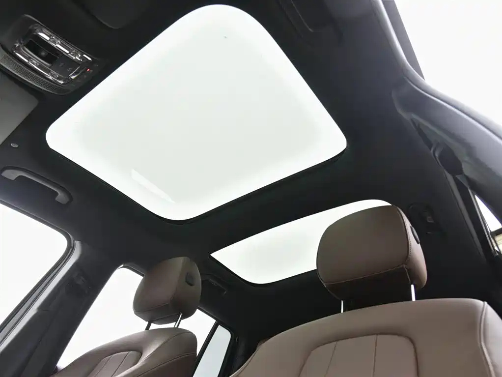 MERCEDES BENZ GLB 2021