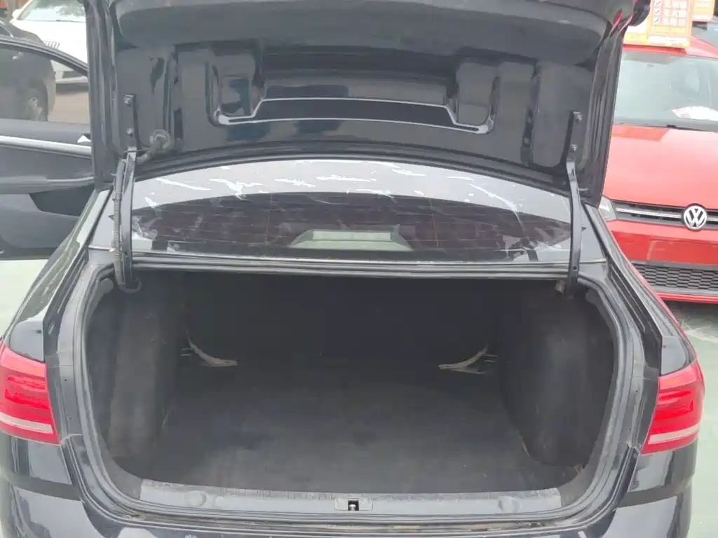 VOLKSWAGEN LAVIDA 2018