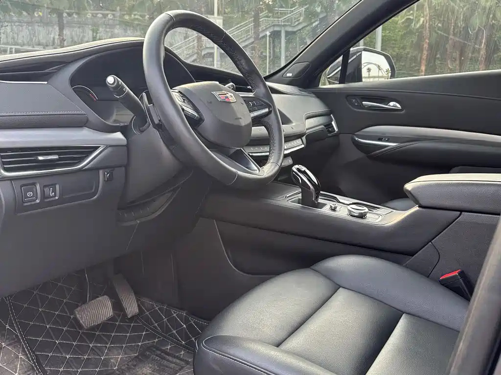 CADILLAC XT4 2021