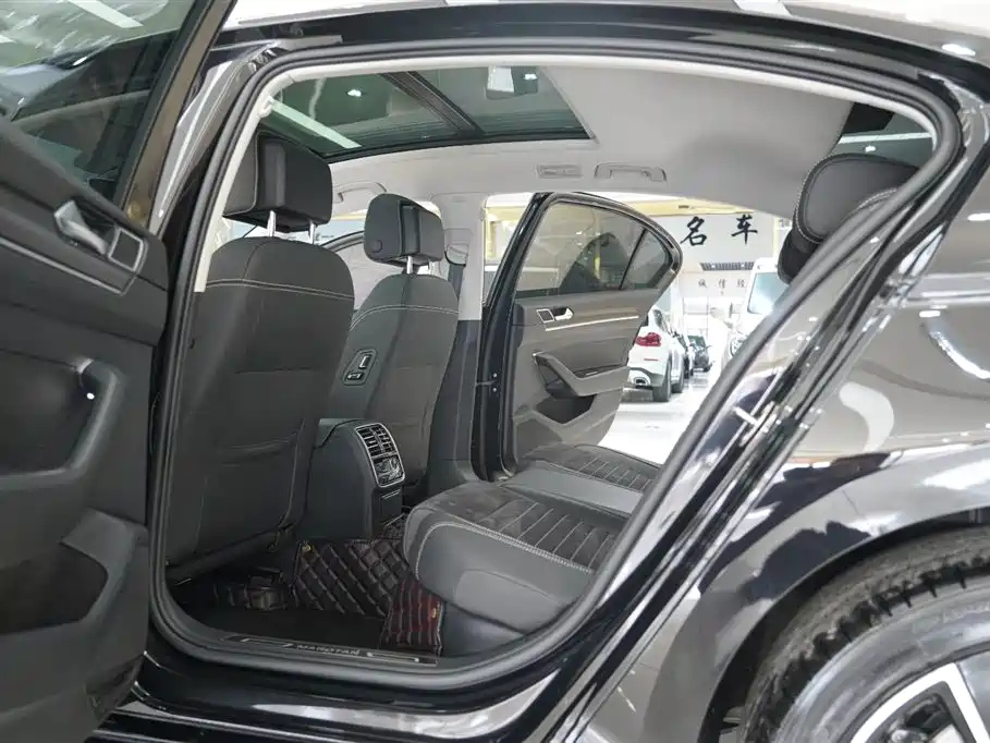 VOLKSWAGEN MAGOTAN 2022