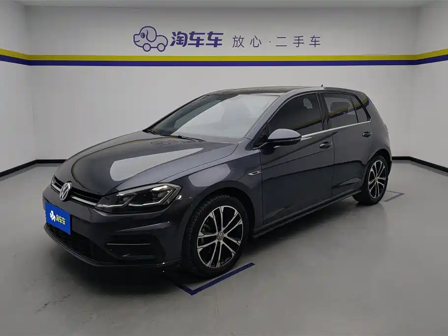 VOLKSWAGEN GOLF 2020
