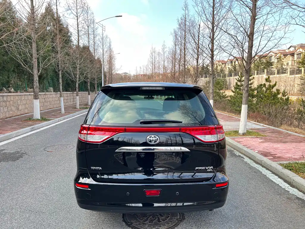 TOYOTA PREVIA 2011