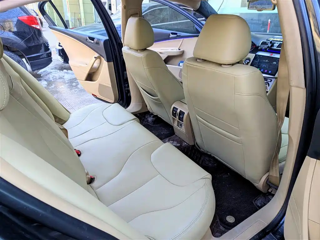 VOLKSWAGEN MAGOTAN 2008