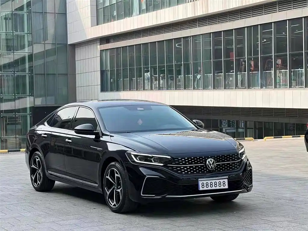 VOLKSWAGEN PASSAT 2022