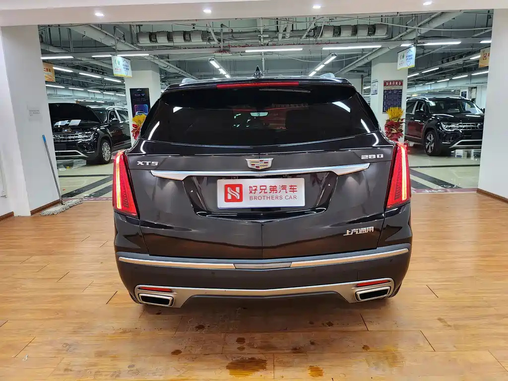 CADILLAC XT5 2020