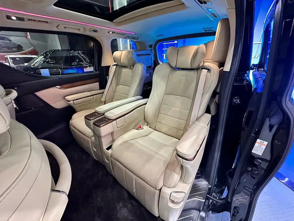 TOYOTA ALPHARD 2017