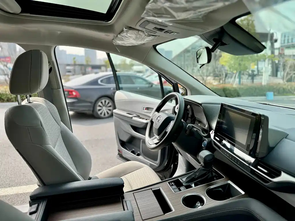 TOYOTA SIENNA SIENNA 2024