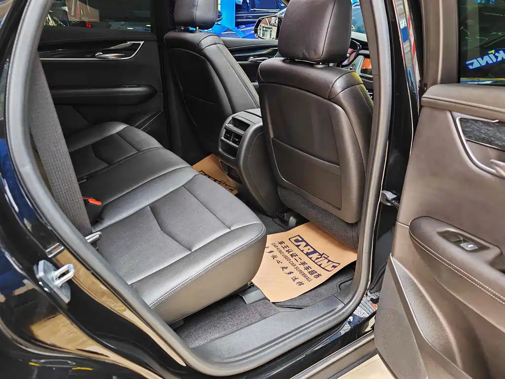 CADILLAC XT5 2021